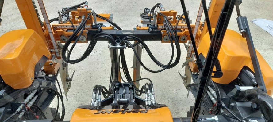 Tracteur enjambeur Pellenc Enjambeur double rangs 4 roues 240