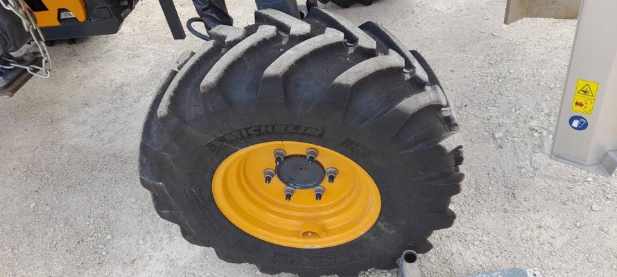 Tracteur enjambeur Pellenc Enjambeur double rangs 4 roues 240