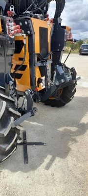 Tracteur enjambeur Pellenc Enjambeur double rangs 4 roues 240