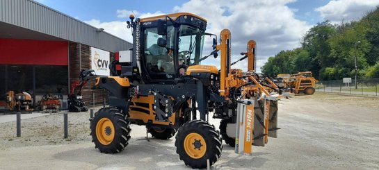 Tracteur enjambeur Pellenc Enjambeur double rangs 4 roues 240 - 1
