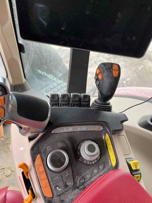 Tracteur agricole Case IH OPTUM 300 CVX DRIVE